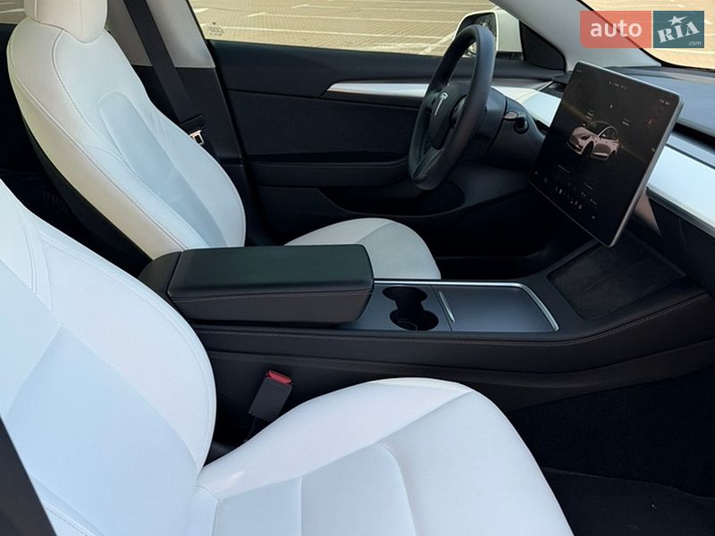 Седан Tesla Model 3 2022 в Киеве фото 33 Седан Tesla Model 3 2022 в Киеве