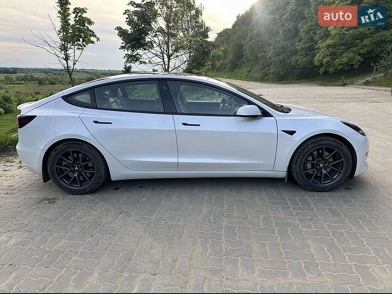 Tesla Model 3 2021