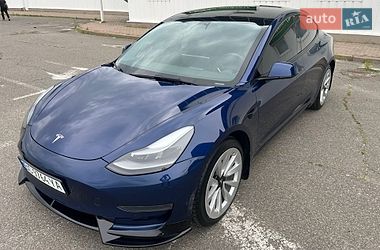 Седан Tesla Model 3 2022 в Киеве