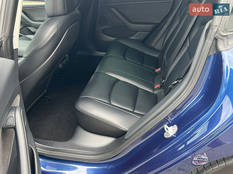 Седан Tesla Model 3 2022 в Києві