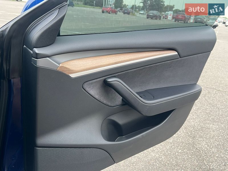 Седан Tesla Model 3 2022 в Києві