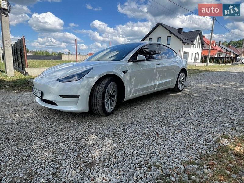 Седан Tesla Model 3 2023 в Старому Самборі