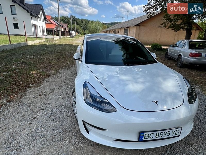 Седан Tesla Model 3 2023 в Старому Самборі