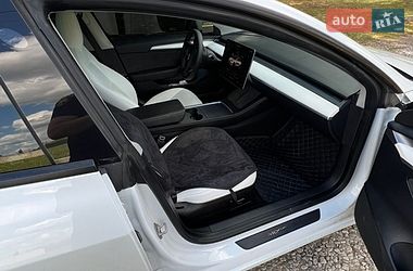 Седан Tesla Model 3 2023 в Старому Самборі