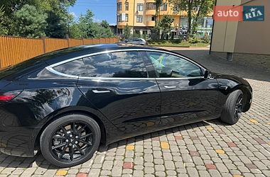 Седан Tesla Model 3 2018 в Трускавце