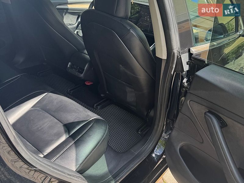 Седан Tesla Model 3 2018 в Трускавце