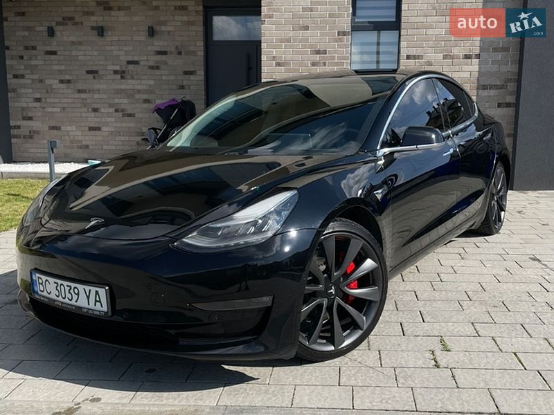 Седан Tesla Model 3 2020 в Львове