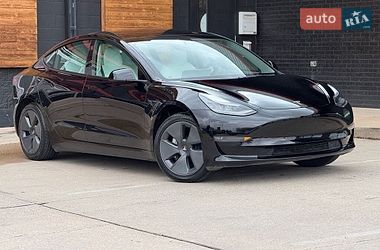 Седан Tesla Model 3 2022 в Львове