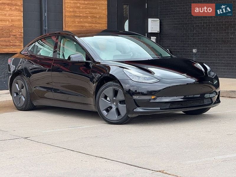 Tesla Model 3 2022