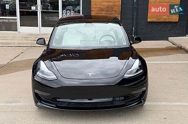 Седан Tesla Model 3 2022 в Львове