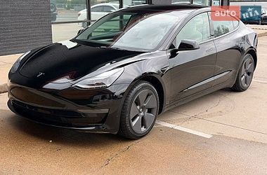 Седан Tesla Model 3 2022 в Львове