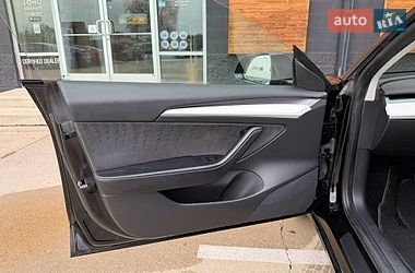 Седан Tesla Model 3 2022 в Львове