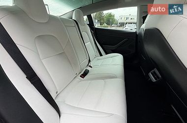 Седан Tesla Model 3 2022 в Львове