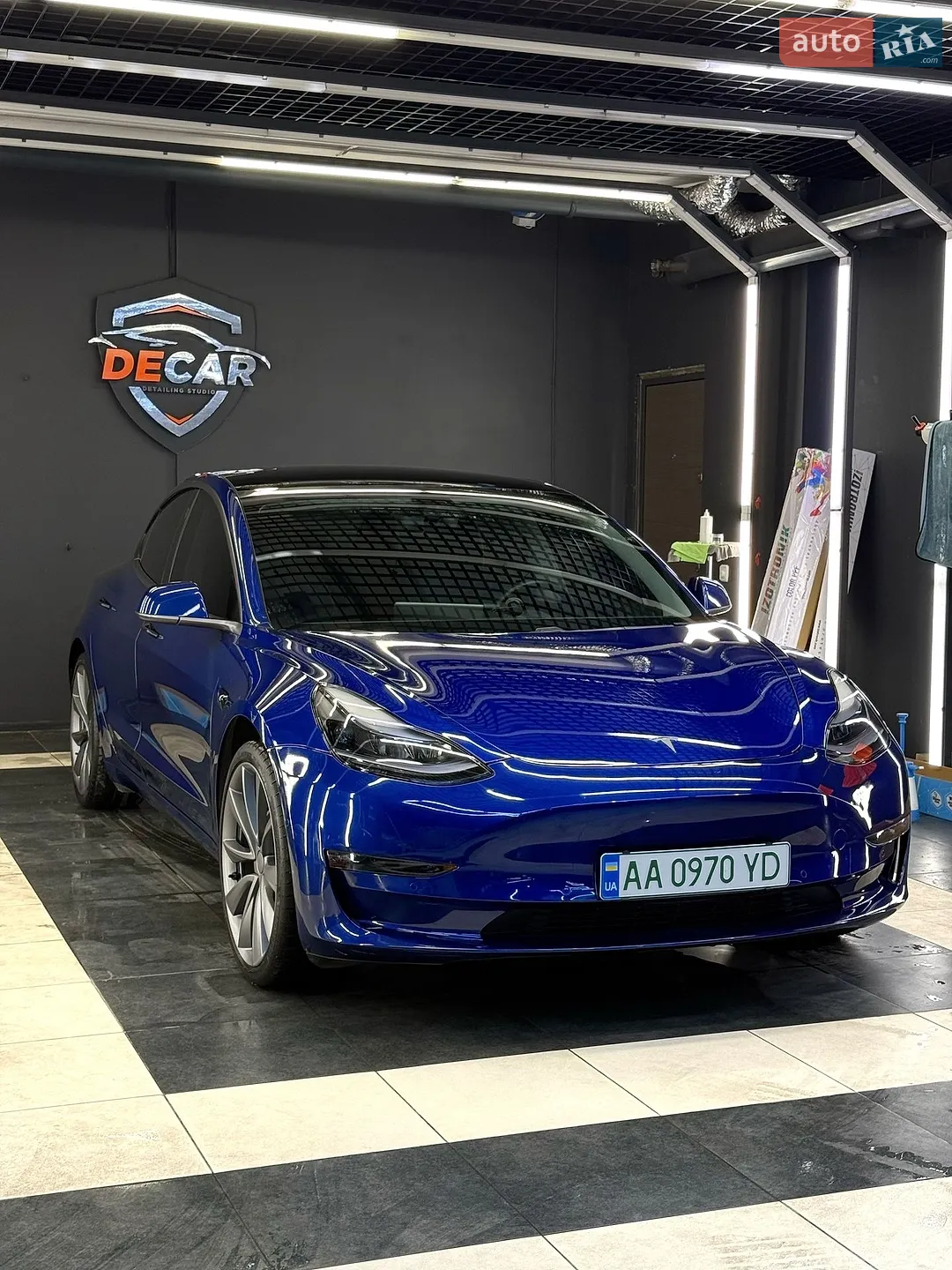TESLA MODEL 3 2019 VIN 5YJ3E1EC2LF586889 фото оголошення 3 з 10