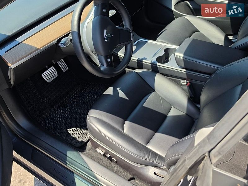 Седан Tesla Model 3 2022 в Запоріжжі