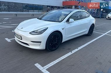 Седан Tesla Model 3 2020 в Борисполі