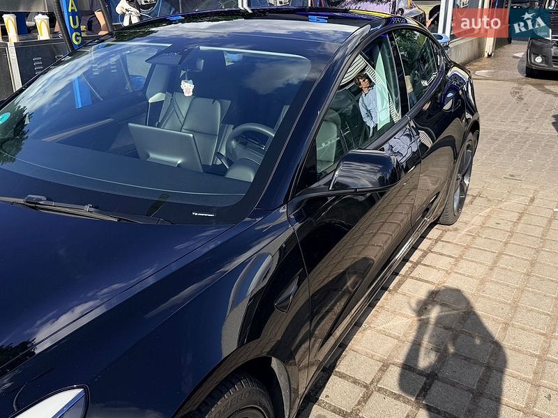 Седан Tesla Model 3 2023 в Киеве
