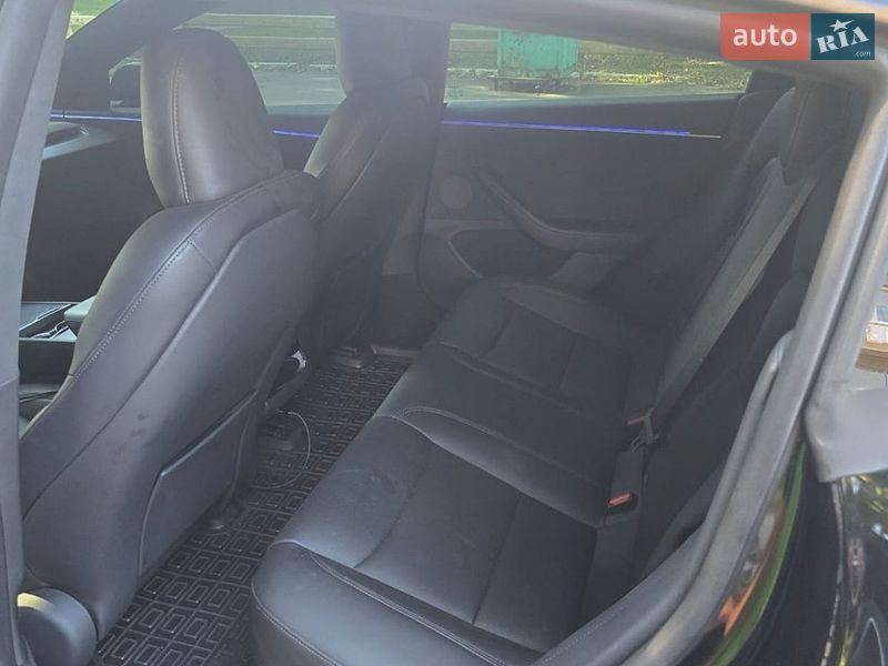 Седан Tesla Model 3 2024 в Днепре