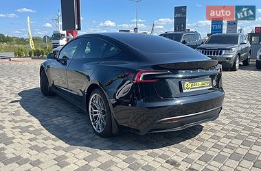 Седан Tesla Model 3 2024 в Мукачево