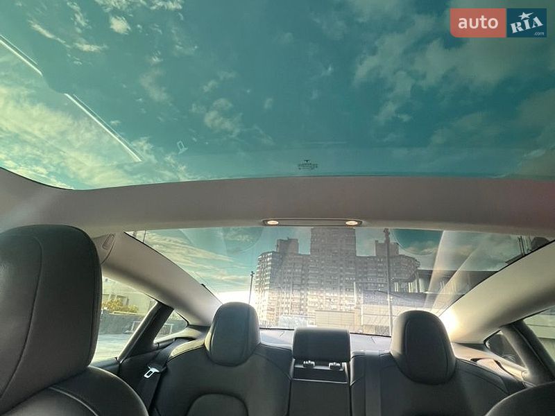 Седан Tesla Model 3 2020 в Киеве