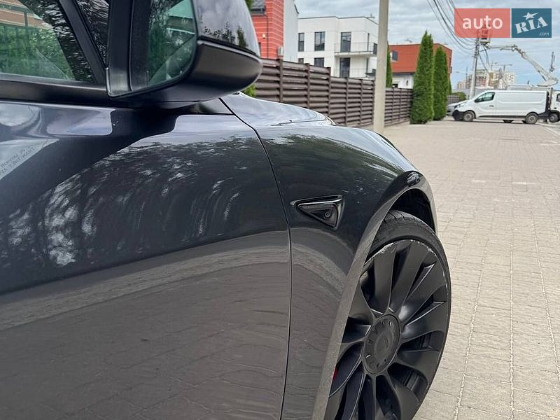 Седан Tesla Model 3 2021 в Львове