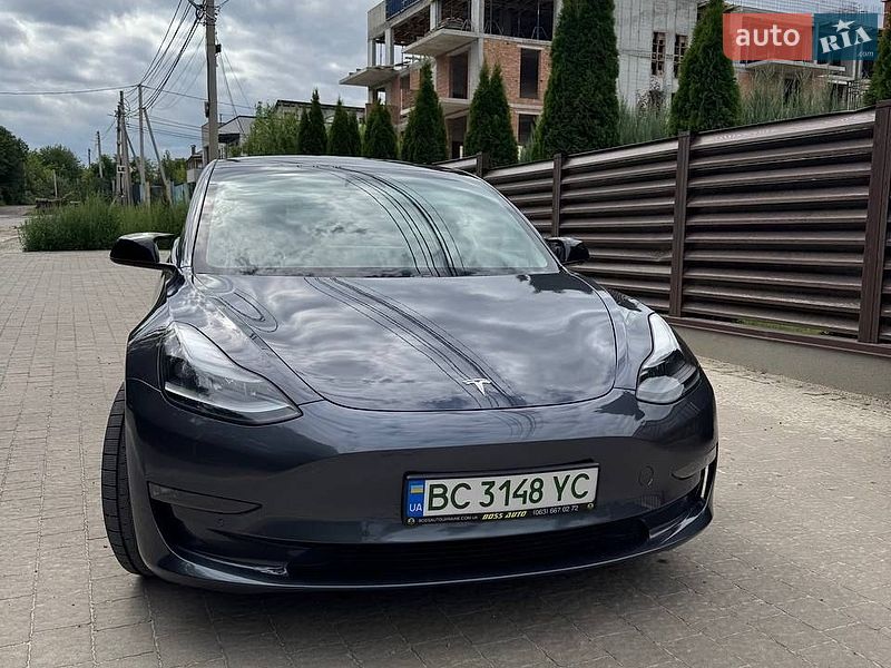 Tesla Model 3 2021