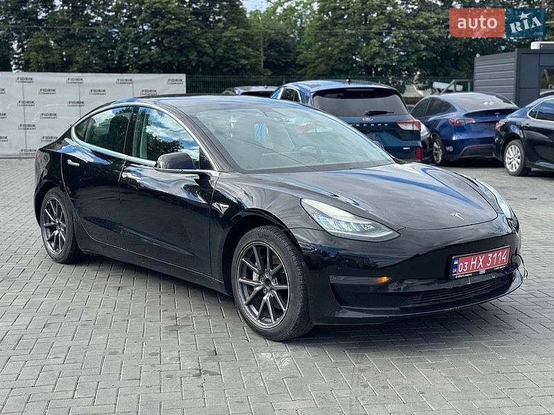 Tesla Model 3 2020