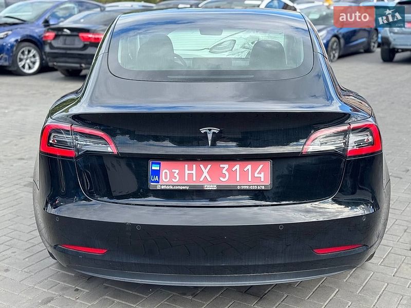 Седан Tesla Model 3 2020 в Луцке