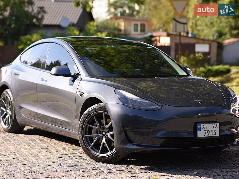 Tesla Model 3 2022