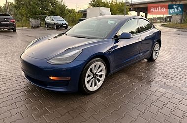 Седан Tesla Model 3 2022 в Ровно
