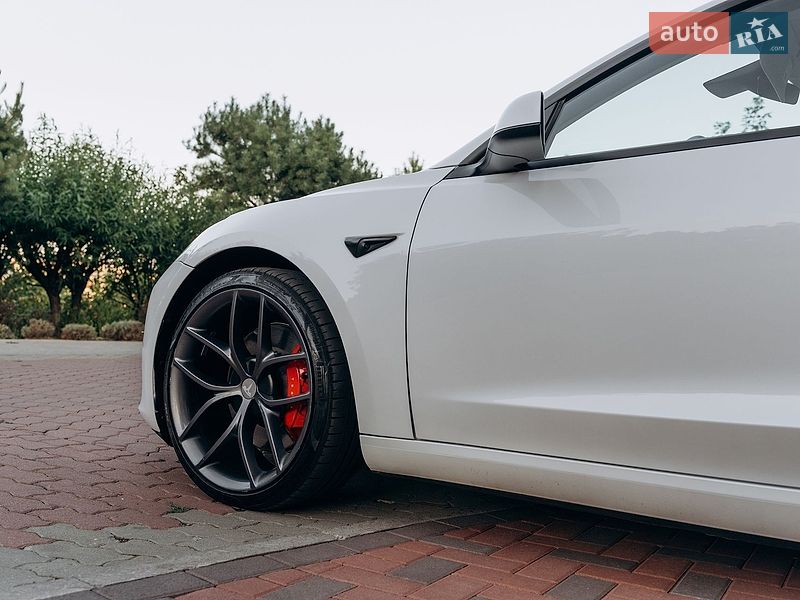 Седан Tesla Model 3 2023 в Киеве фото 4 Седан Tesla Model 3 2023 в Киеве