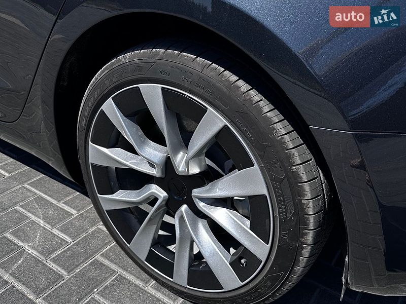 Седан Tesla Model 3 2025 в Кропивницком