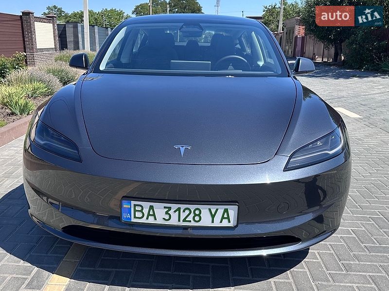 Седан Tesla Model 3 2025 в Кропивницком