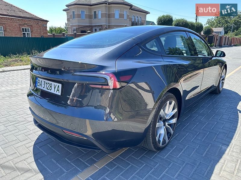 Седан Tesla Model 3 2025 в Кропивницком