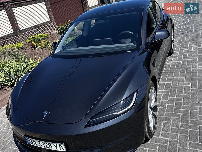 Седан Tesla Model 3 2025 в Кропивницком