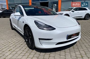 Седан Tesla Model 3 2018 в Львові