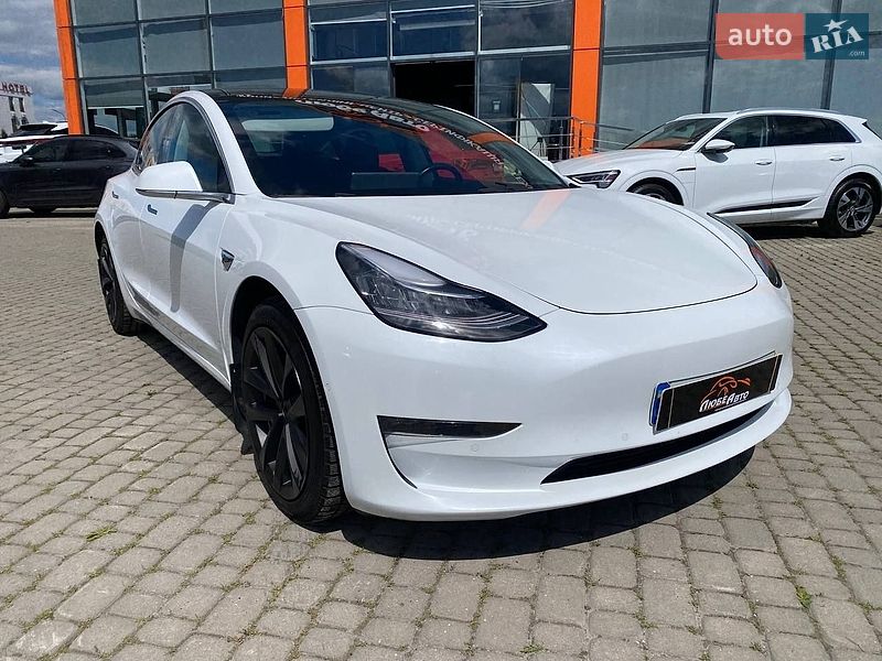 Седан Tesla Model 3 2018 в Львове фото Седан Tesla Model 3 2018 в Львове
