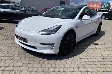 Седан Tesla Model 3 2018 в Львове