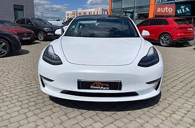 Седан Tesla Model 3 2018 в Львове
