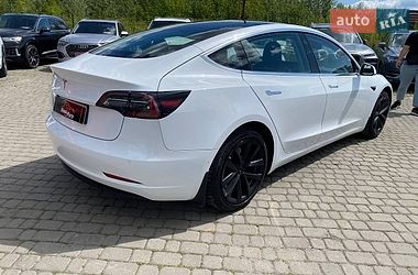 Седан Tesla Model 3 2018 в Львове