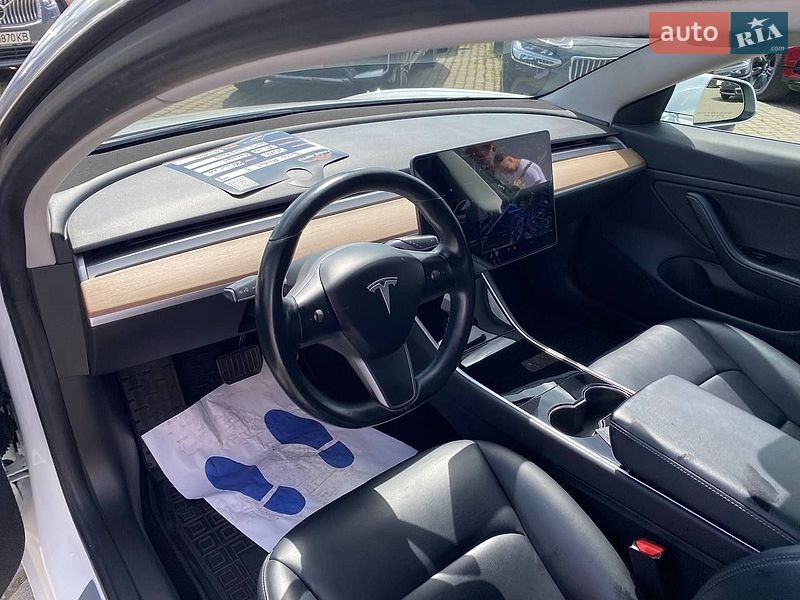 Седан Tesla Model 3 2018 в Львове фото 10 Седан Tesla Model 3 2018 в Львове