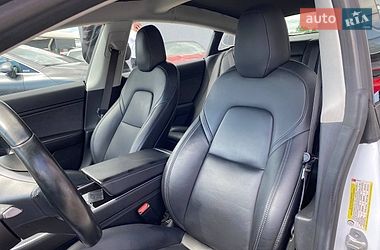 Седан Tesla Model 3 2018 в Львове
