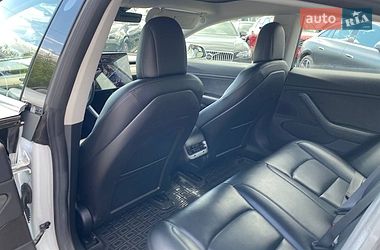Седан Tesla Model 3 2018 в Львове