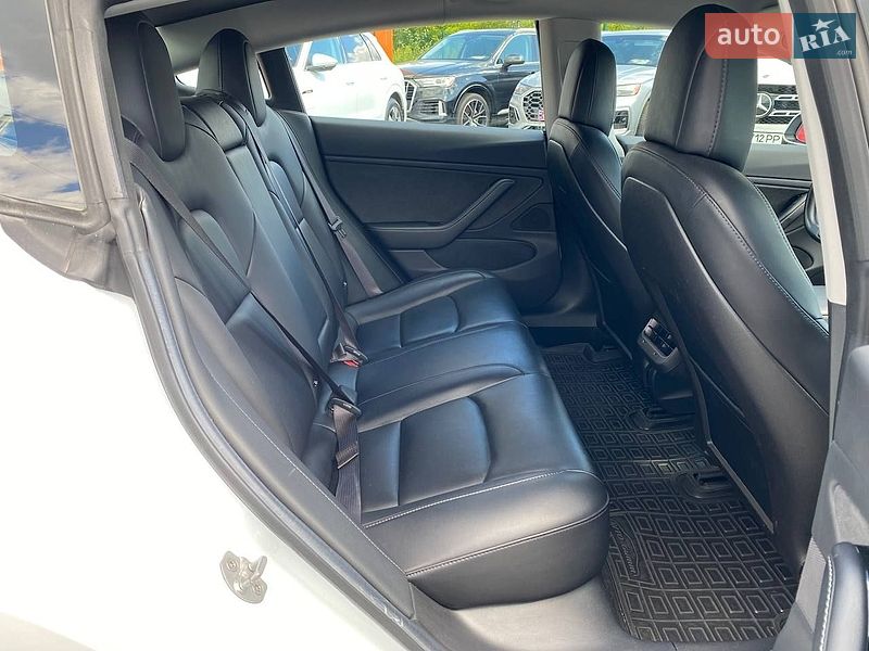 Седан Tesla Model 3 2018 в Львове фото 17 Седан Tesla Model 3 2018 в Львове