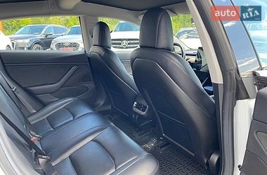 Седан Tesla Model 3 2018 в Львове