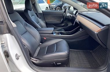 Седан Tesla Model 3 2018 в Львове