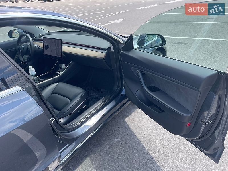 Седан Tesla Model 3 2019 в Киеве фото 10 Седан Tesla Model 3 2019 в Киеве