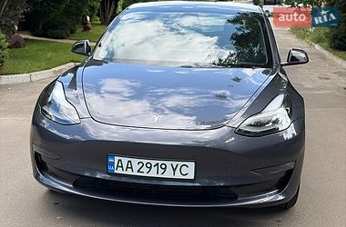 Седан Tesla Model 3 2021 в Киеве
