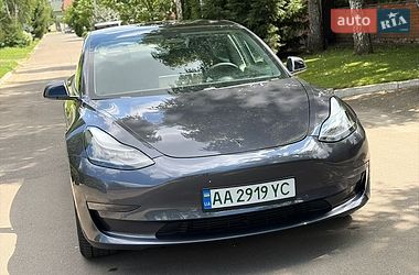Седан Tesla Model 3 2021 в Киеве