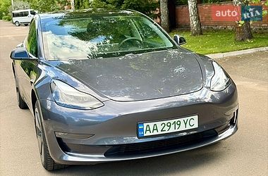 Седан Tesla Model 3 2021 в Киеве